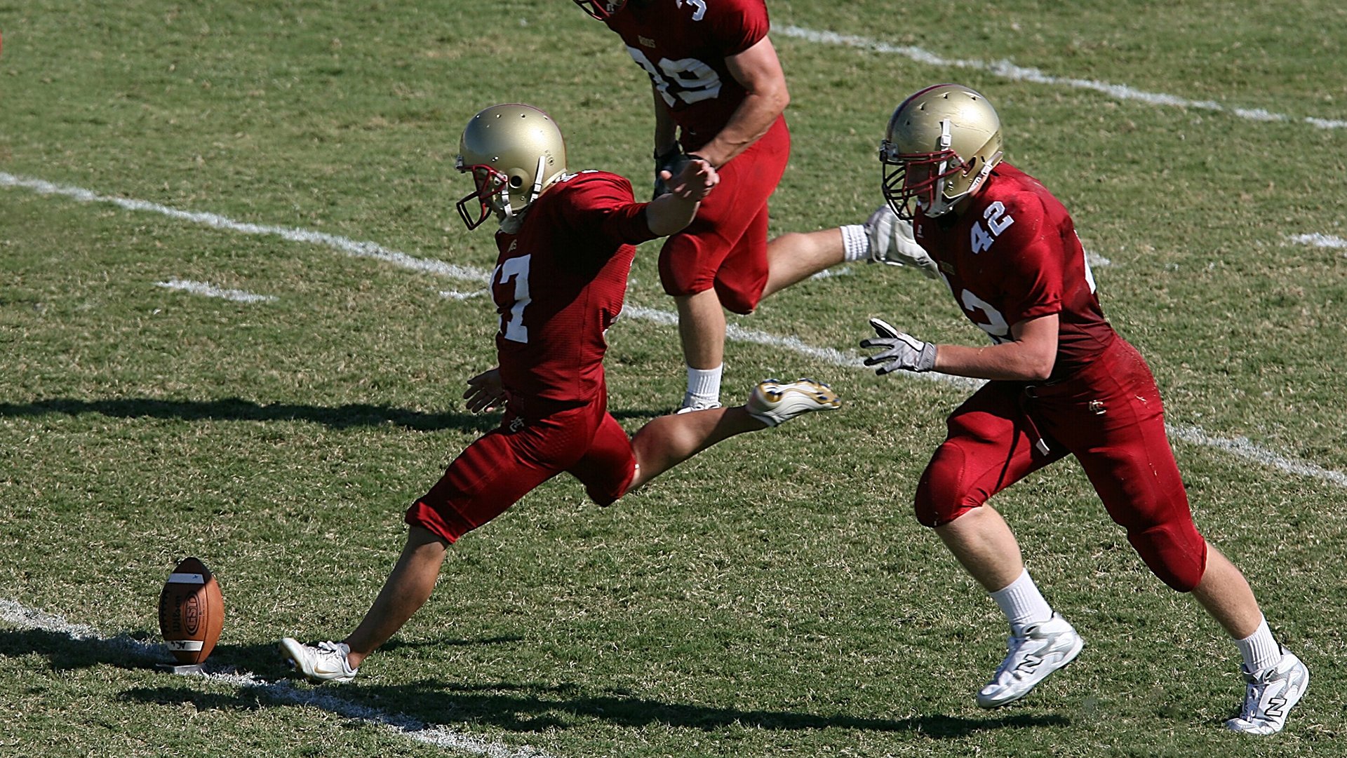开云电竞官网-男篮青年联赛吸引多家俱乐部球探现场考察，青年男子篮球锦标赛